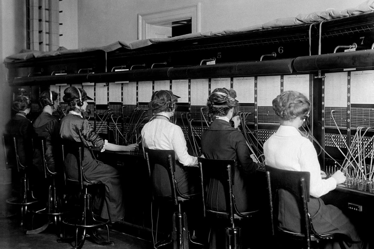 History of customer service - telephone operators