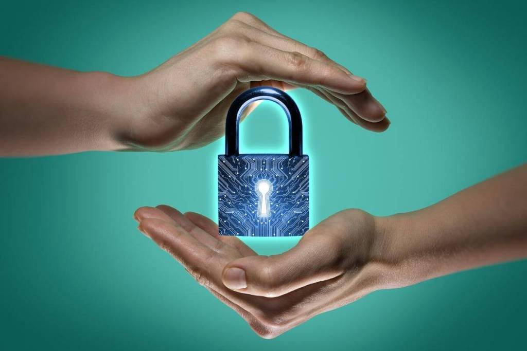 Data Privacy and Security_Concept of confidentiality, data protection and security. Closed lock icon in the center a symbol of data protection and data security. 