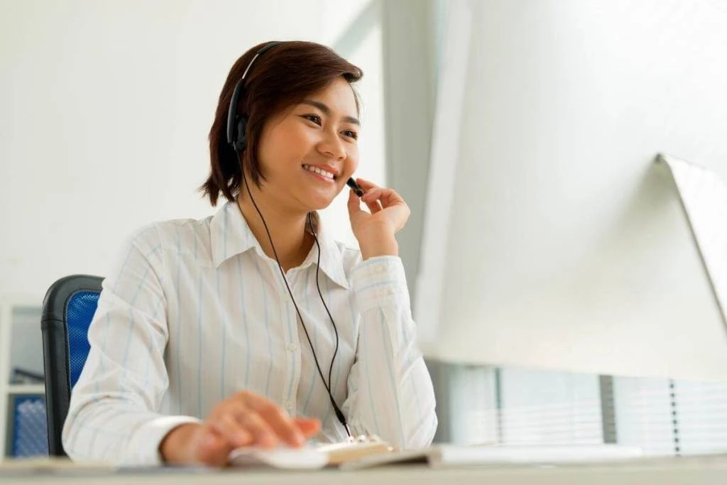 outsourcing customer service for retail - featured image