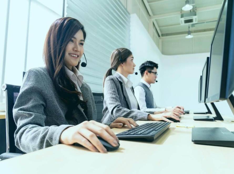 Inbound Call Center for Ecommerce - Customer service agents working in a call center production