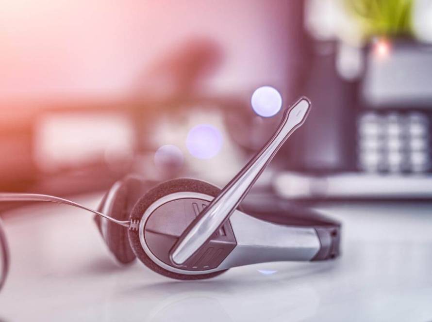 Outsource Customer Service - Communication support, call center and customer service, help desk, ecommerce