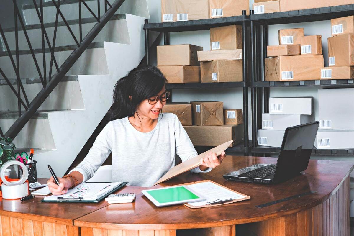 E-commerce Outsource Service - Featured Image