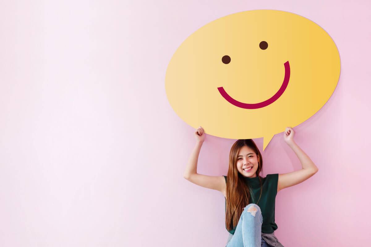 The Right Way To Outsource Customer Service Needs-Featured Image_1034122360