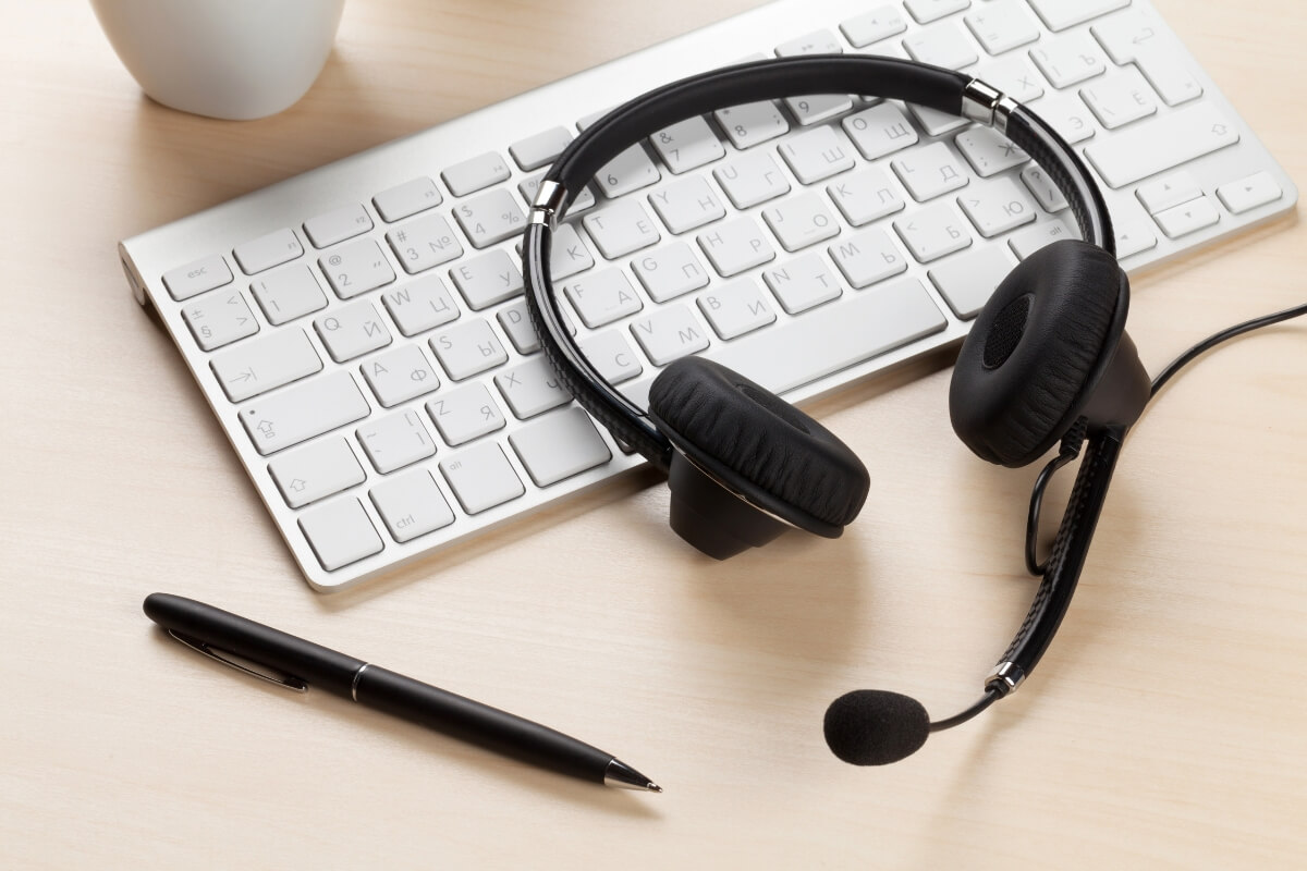 the bottom line- Call Center vs Outsourced Help-desk support