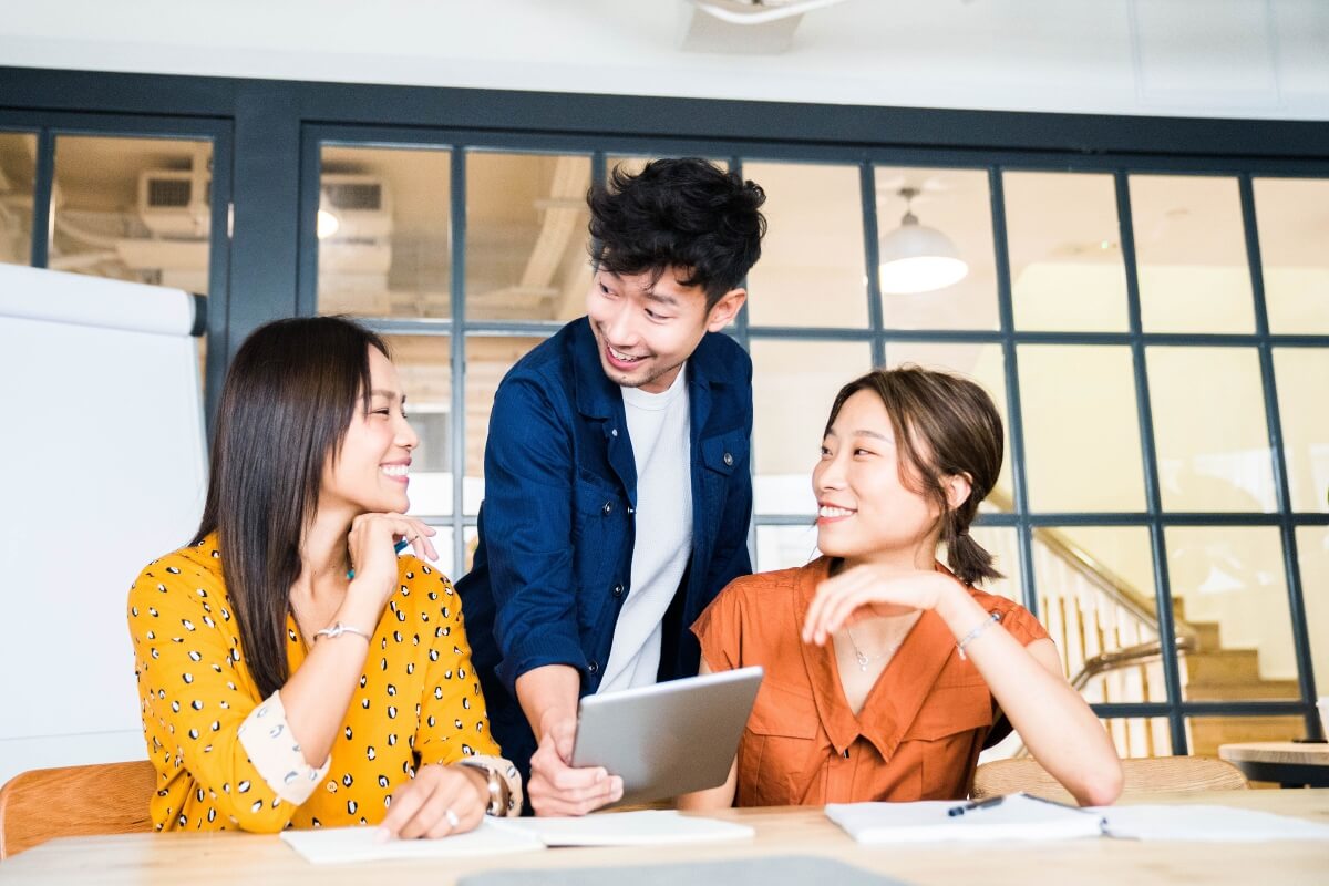 14 Reasons To Choose Contact Center as a Service
