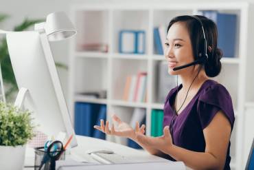 Improving Customer Experience: The Pros of Outsourcing Your Desktop Support