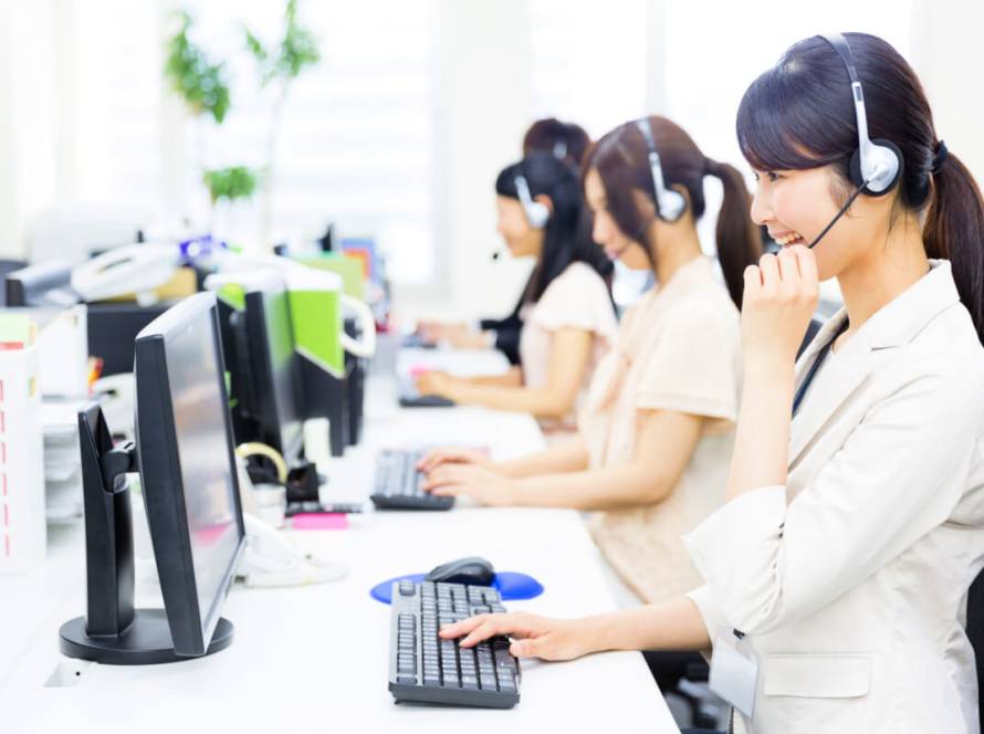 Outsourcing Call Centers for Online Businesses- Featured Image