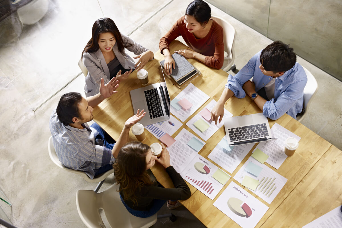 A Guide to Call Center Outsourcing for small business - Featured Image_670285291