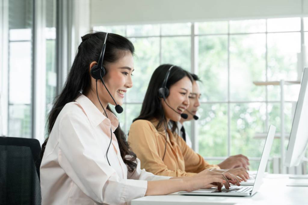Reasons To Consider Outsourcing Call Center Services to the Philippines_2162635899