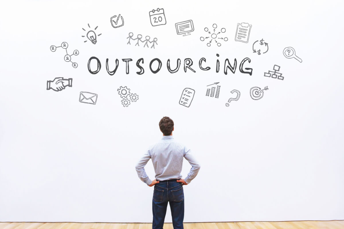 When To Start Outsourcing_590019530