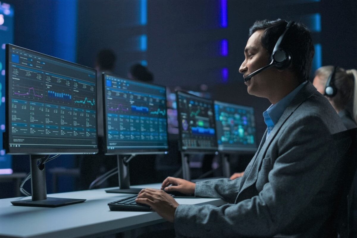 Call center Philippines - Featured Image_1976669132