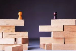 What is the difference between outsourcing and offshoring- featured image_1356781154