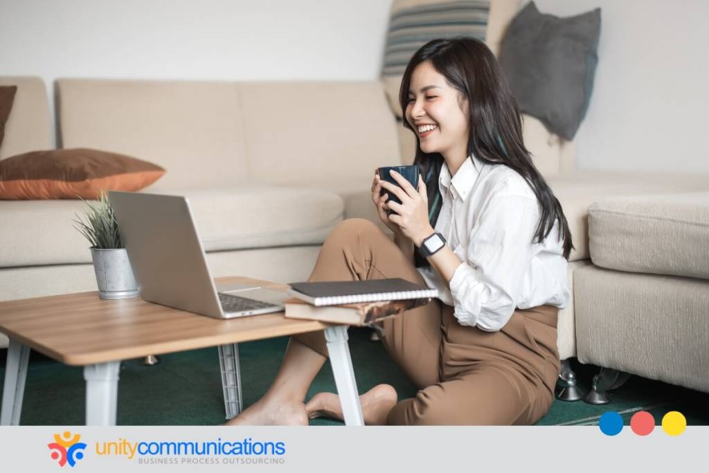 remote work outsourcing time zone tips - featured image