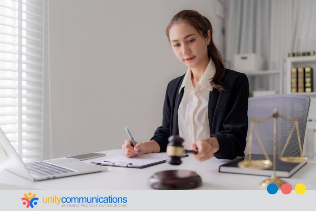 after hours answering service for lawyers - featured image