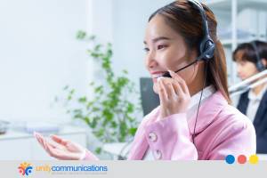 What is the difference between AI and live receptionists