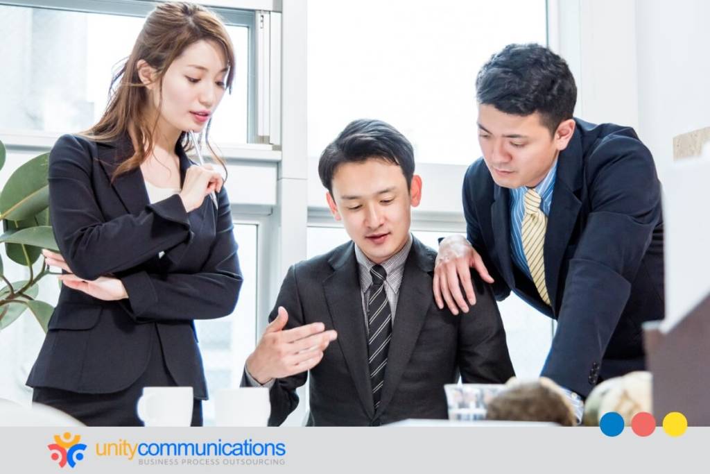 after hours answering service - featured image