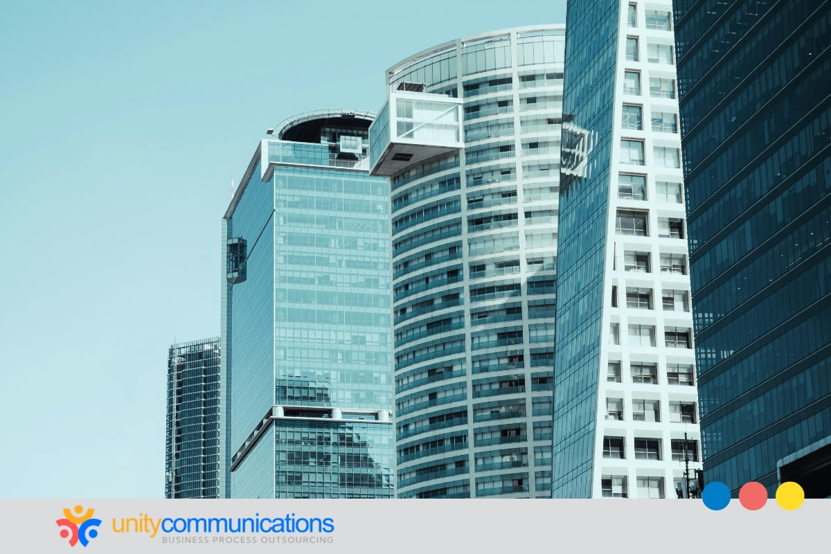 Why do companies expand teams in Mexico
